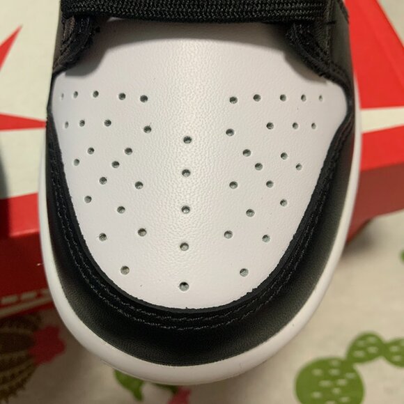 Nike Dunk Low Black Skateboard Sneakers - Picture 6 of 7